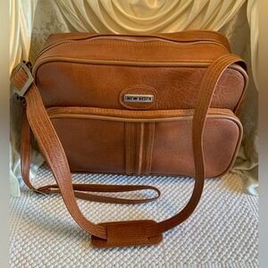 VINTAGE LUGGAGE BAG by NEW VISTA